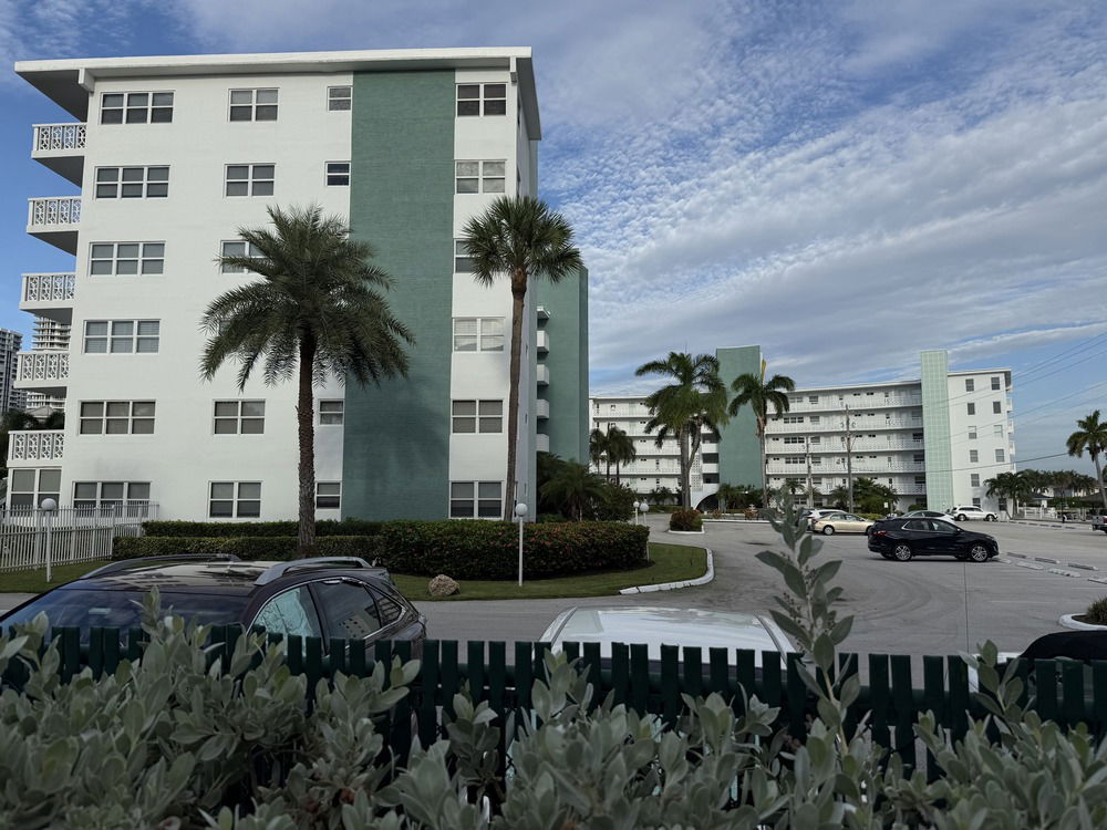 Golden Bay Towers  photo 2